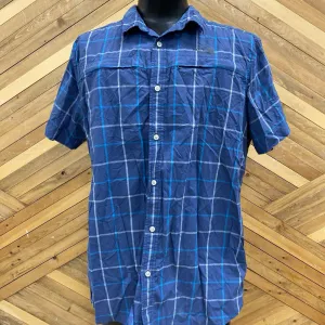 The North Face The North Face - Men's S/S Button-Up Hiking Shirt - MSRP $100: Blue-men-XL